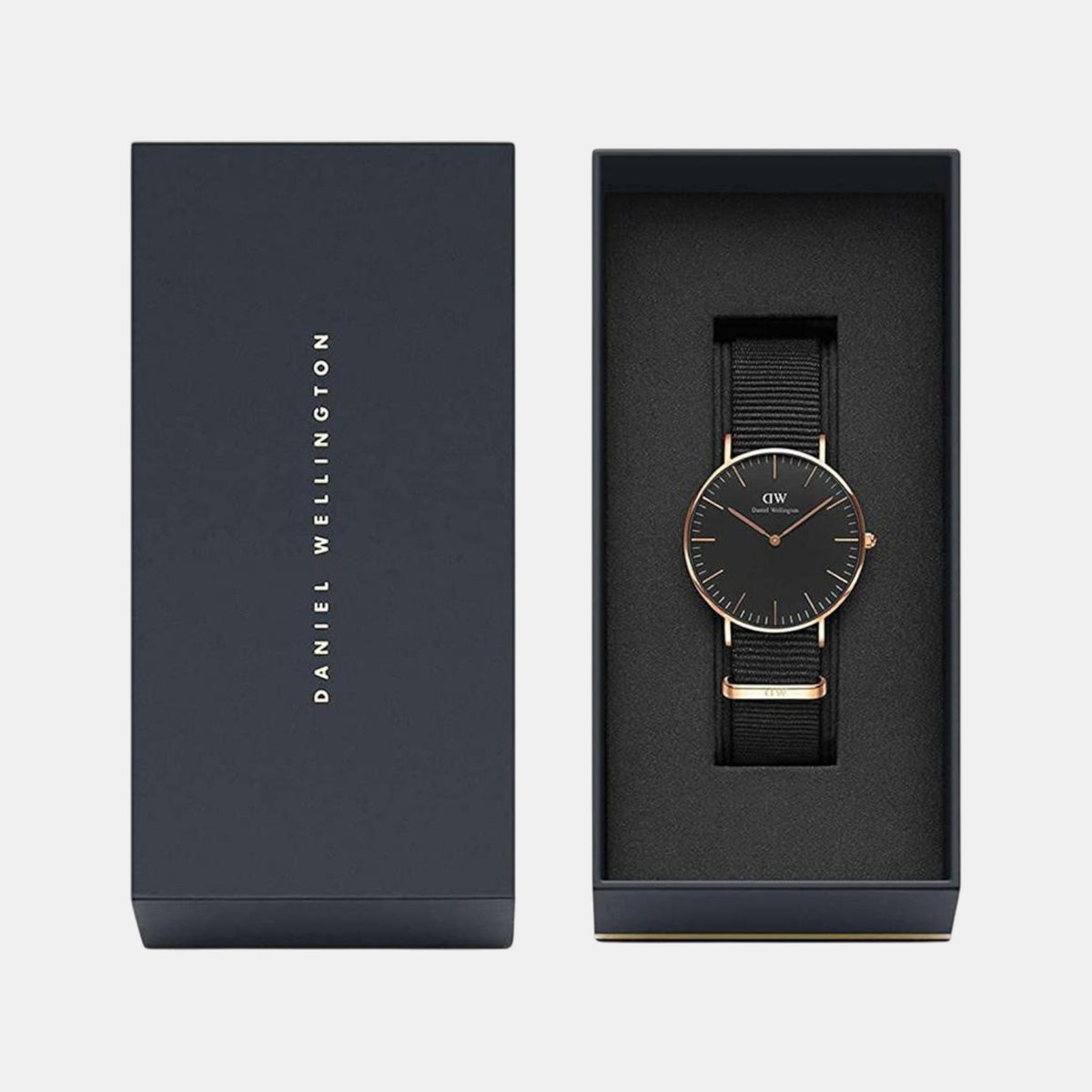 Classic Men Quartz Black Dial Analog Leather Watch DW00100148