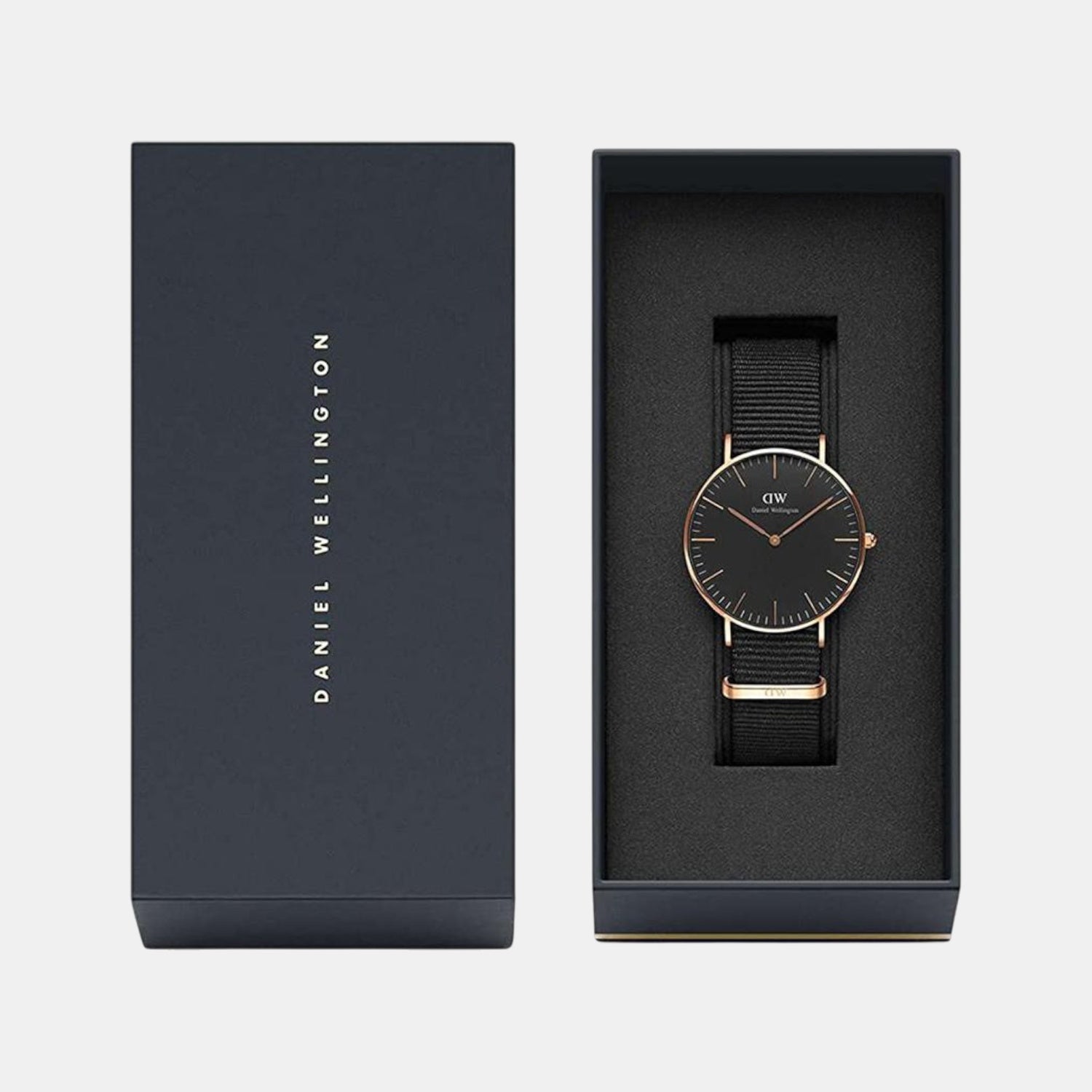 Classic Men Quartz Black Dial Analog Polyester Watch DW00100148