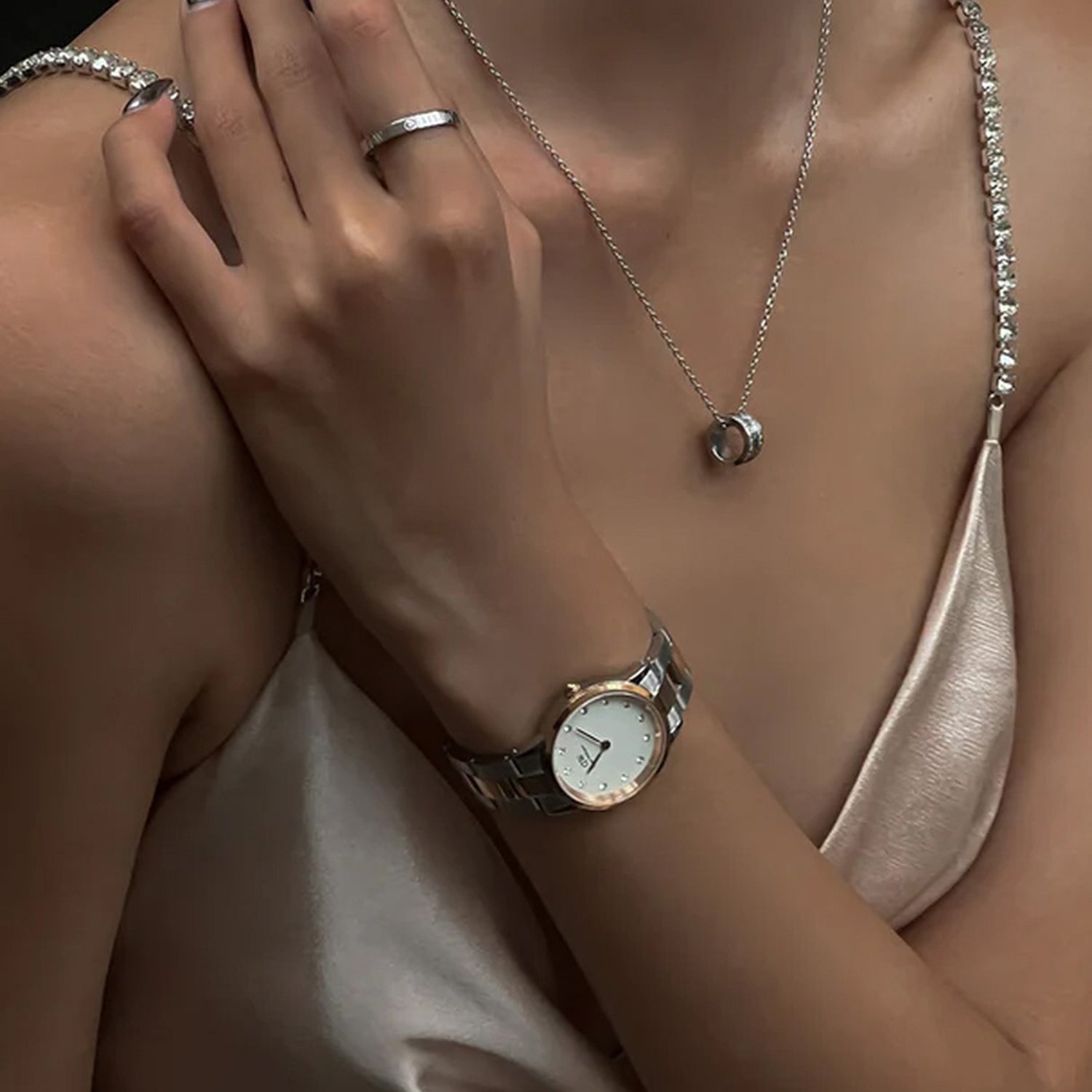 Iconic Women Quartz White Dial Analog Stainless Steel Watch DW00100359