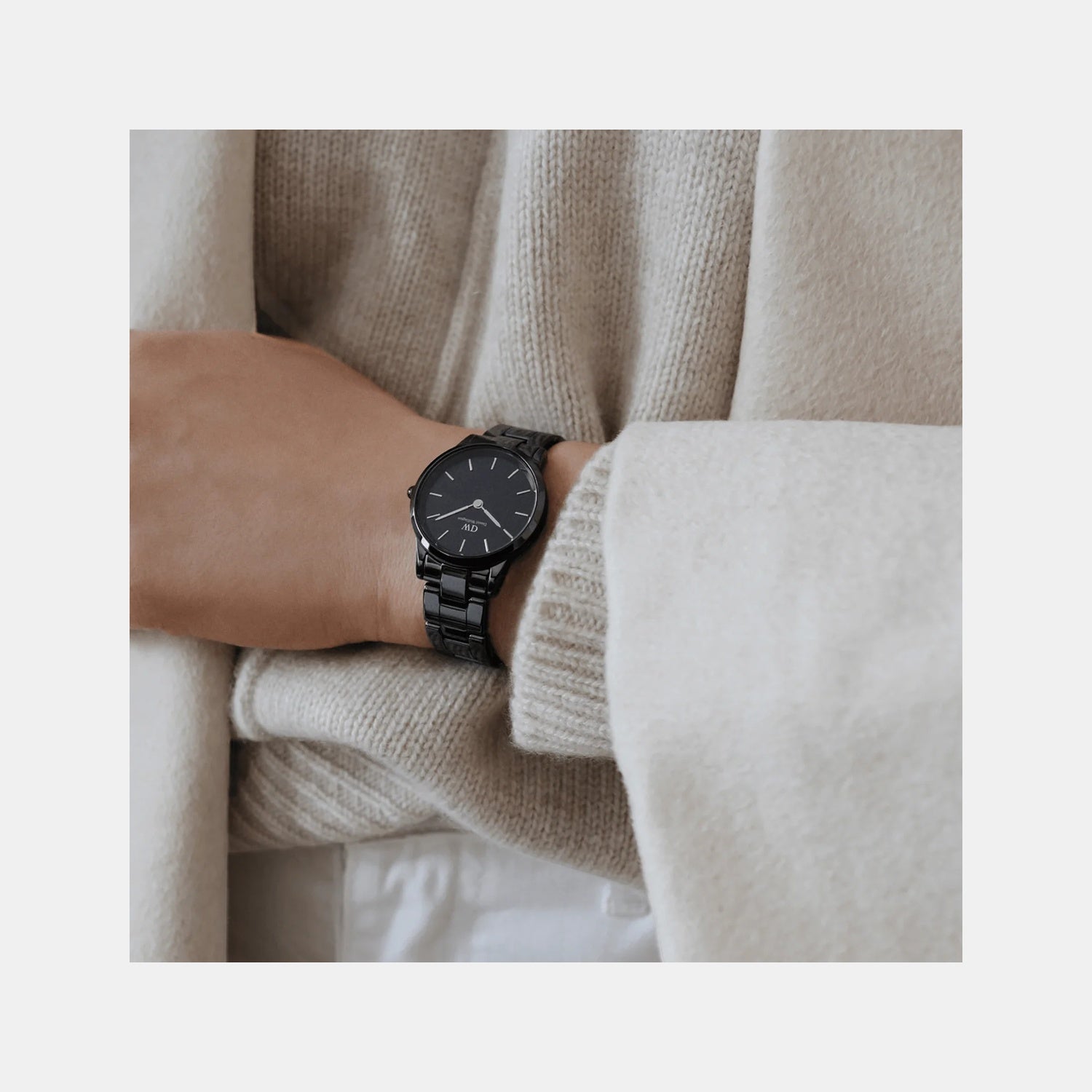 Iconic Women Quartz Black Dial Analog Stainless Steel Watch DW00100415