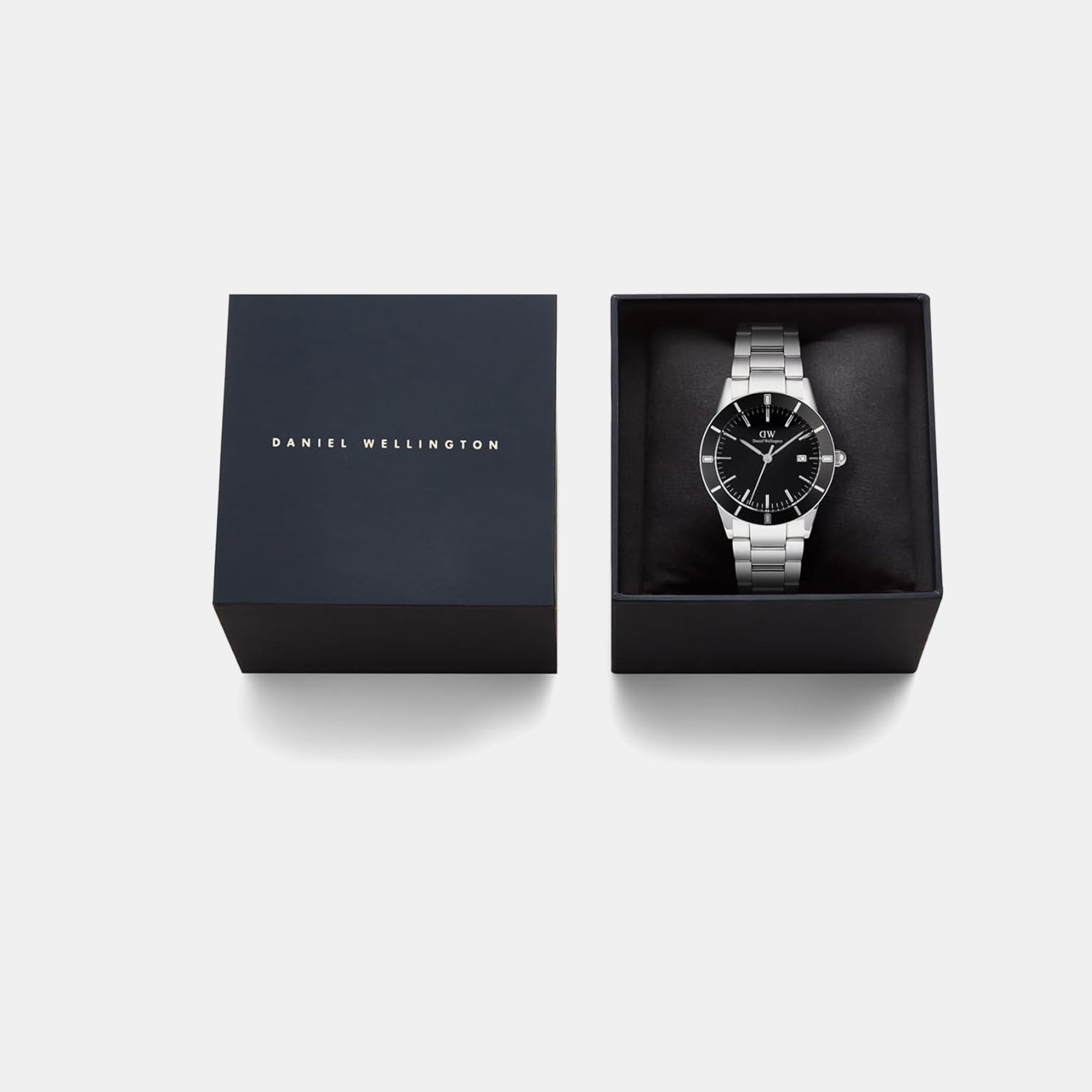 Iconic Men Quartz Black Dial Analog Stainless Steel Watch DW00100822K