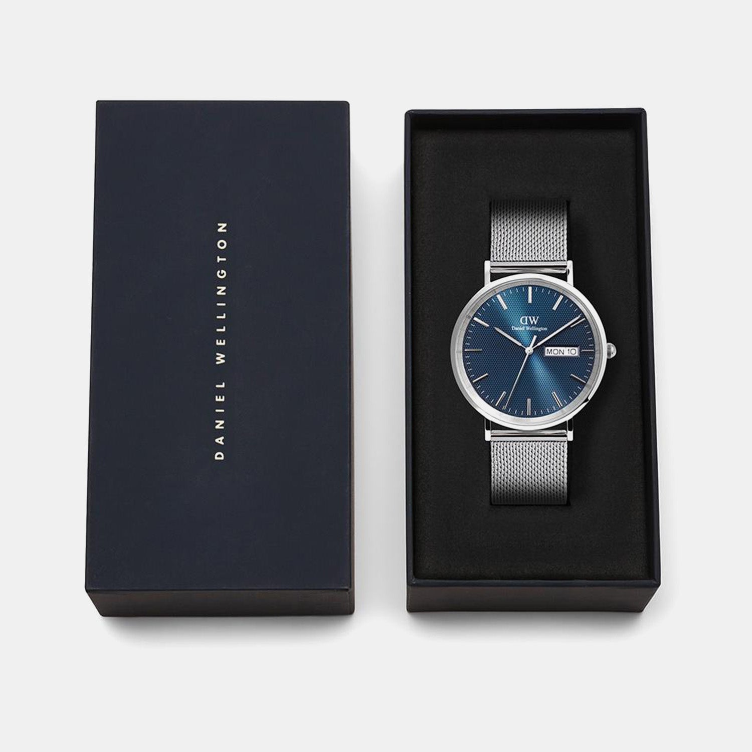 Men Quartz Blue Dial Analog Stainless Steel Watch DW00100833K