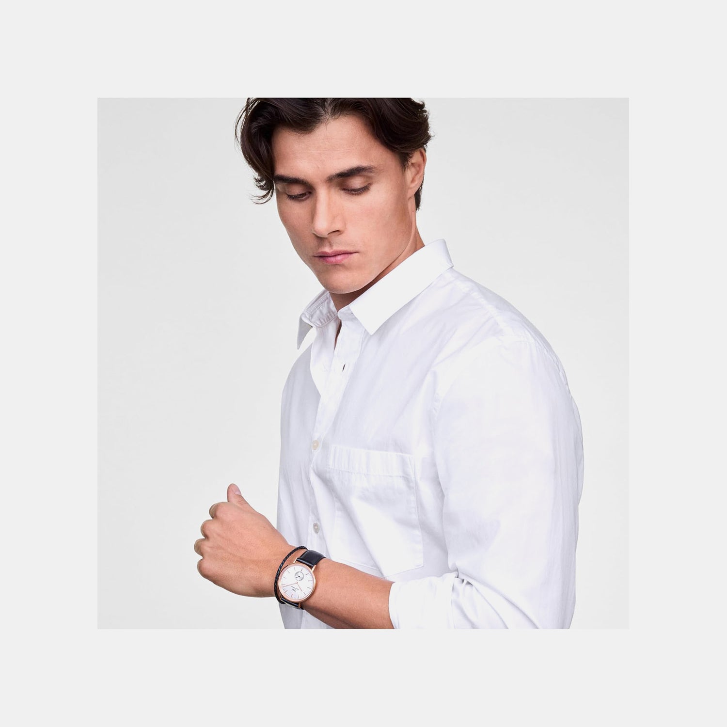 Classic Men Quartz Beige Dial Analog Leather Watch DW00100870