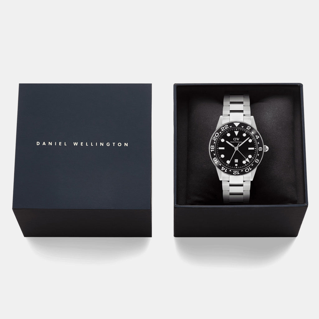 Iconic Men Quartz Black Dial Analog Stainless Steel Watch DW00100919K