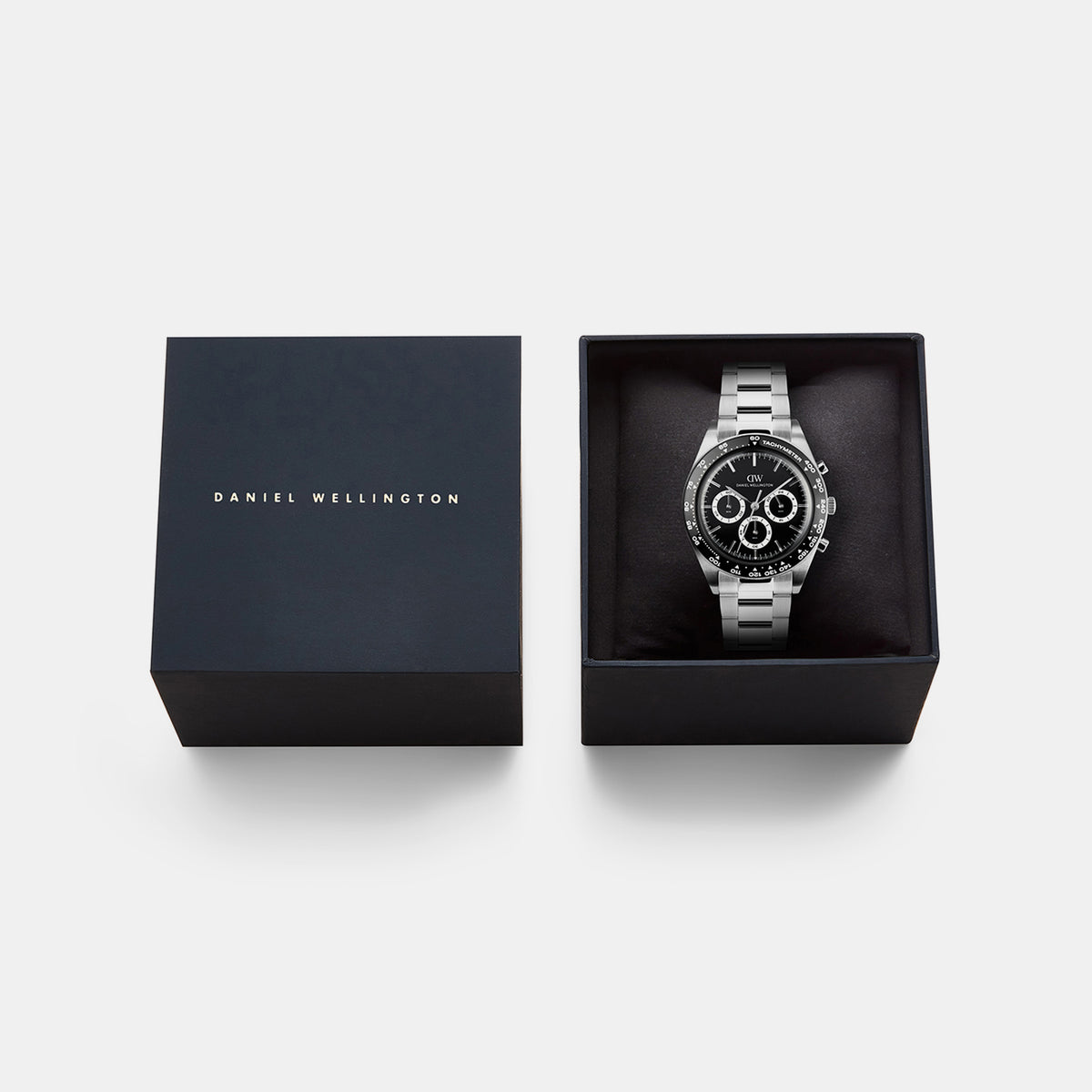 Iconic Men Quartz Black Dial Chronograph Stainless Steel Watch DW00100947