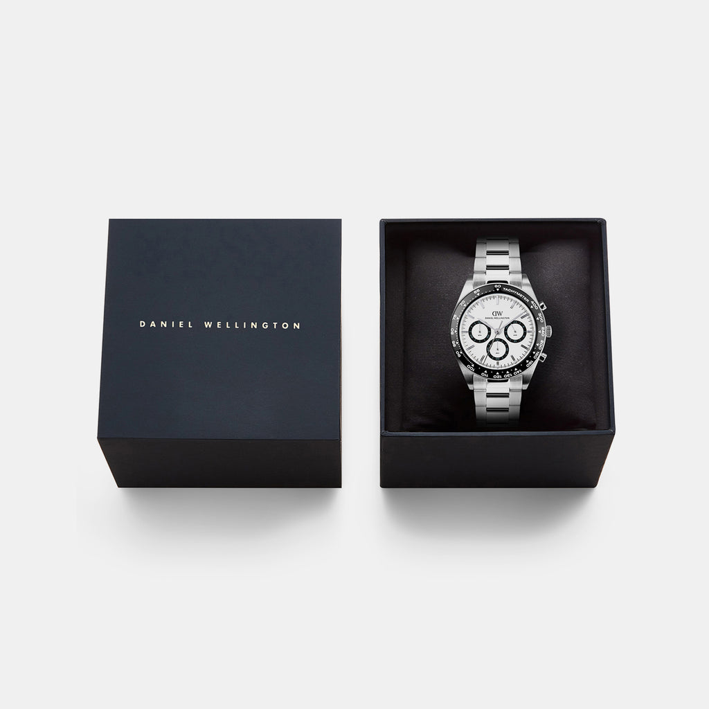 Men Quartz White Dial Chronograph Stainless Steel Watch DW00100948