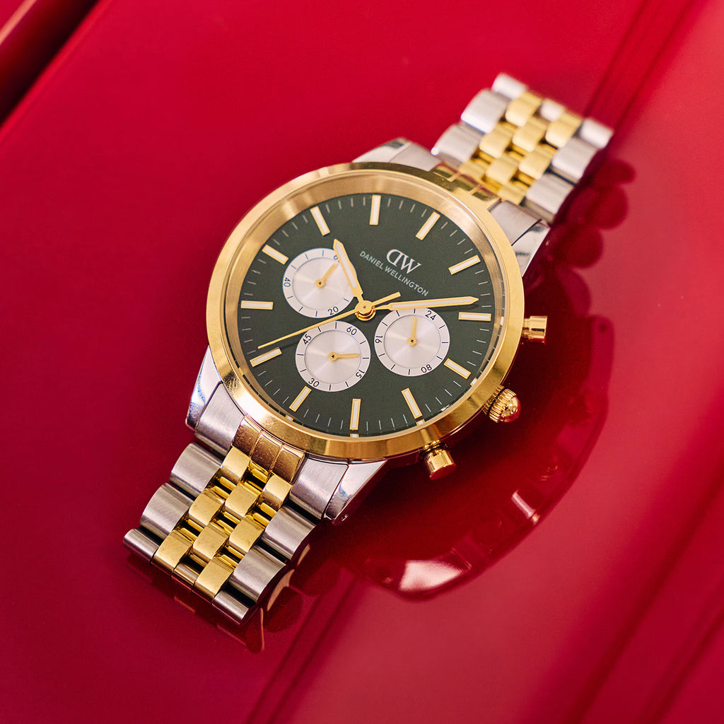 Iconic Men Quartz Green Dial Chronograph Watch DW00101012K