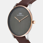 Men Quartz Grey Dial Analog Leather Watch DW0DG2000