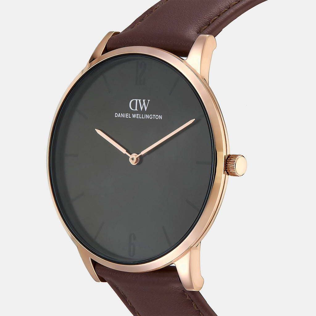Men Quartz Black Dial Analog Leather Watch DW0DG2001