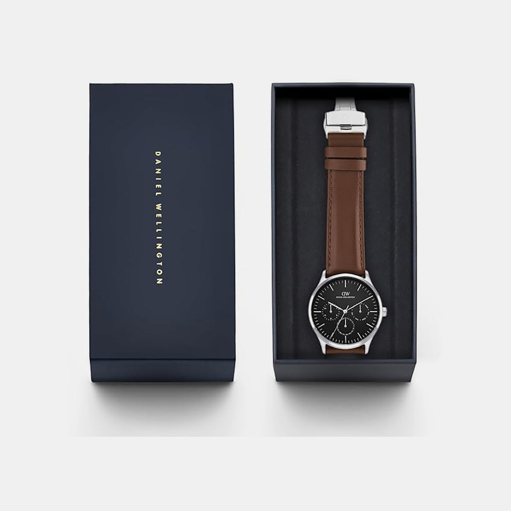 Men Quartz Black Dial Multi-Function Leather Watch DW0DG2200