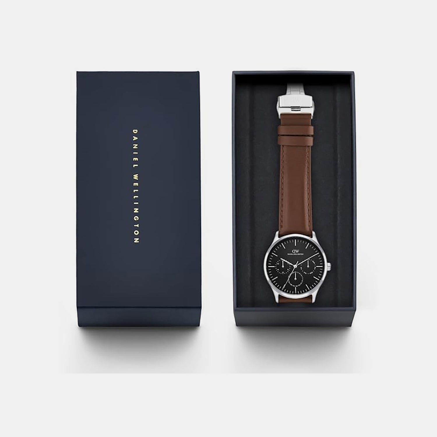 Men Quartz Black Dial Multi-Function Leather Watch DW0DG2200