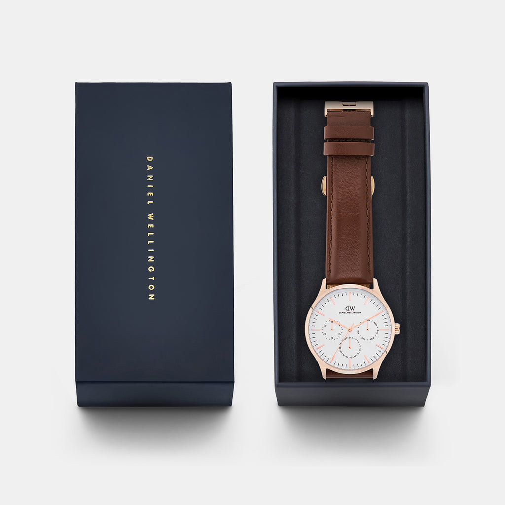 Men Quartz White Dial Multi-Function Leather Watch DW0DG2201