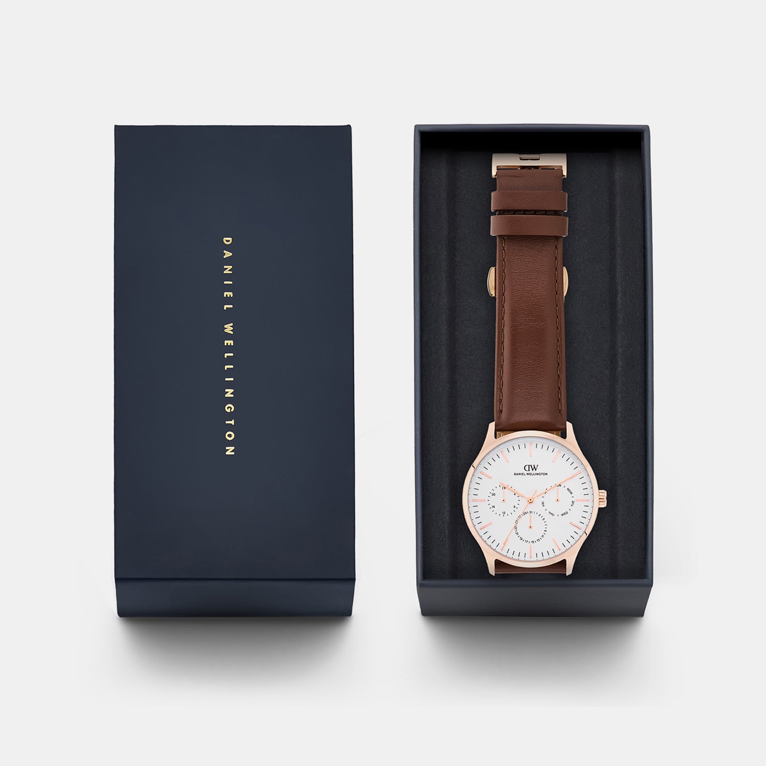 Men Quartz White Dial Multi-Function Leather Watch DW0DG2201