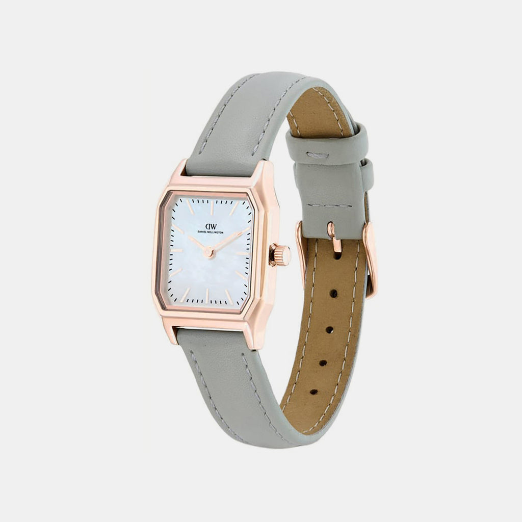 Women Quartz Mother Of Pearl Dial Analog Leather Watch DW0DL2102