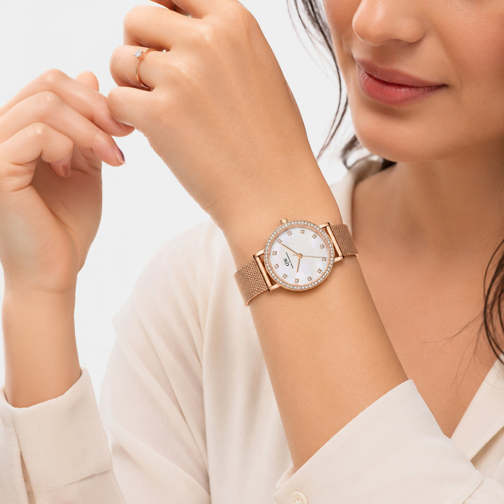 Women Quartz Mother Of Pearl Dial Analog Stainless Steel Watch DW0DL2502