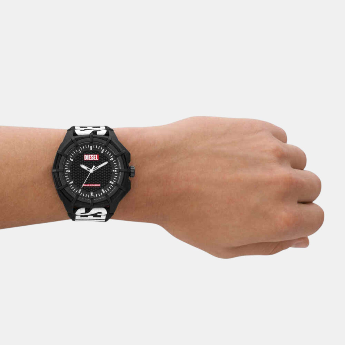 Framed Men Solar Black Dial Analog Plastic Watch DZ4654