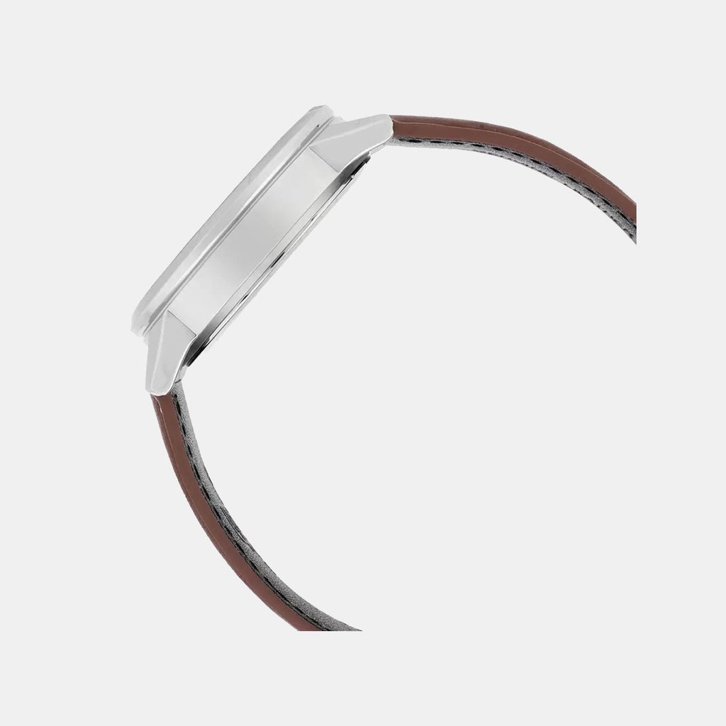 Edifice Men Quartz Cream & Black Dial Multi-Function Leather Watch ED657