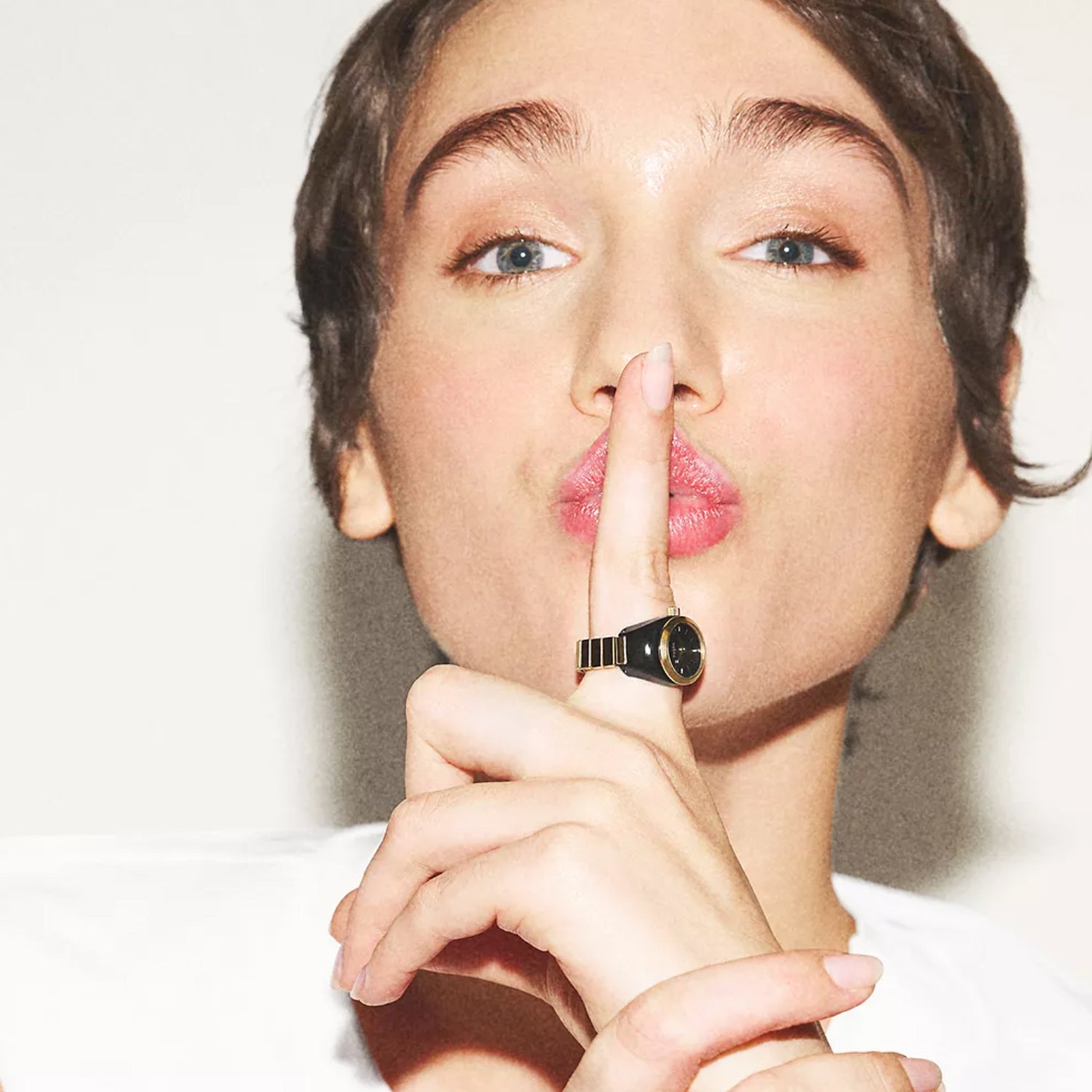 Women Quartz Black Dial Analog Watch ES5413