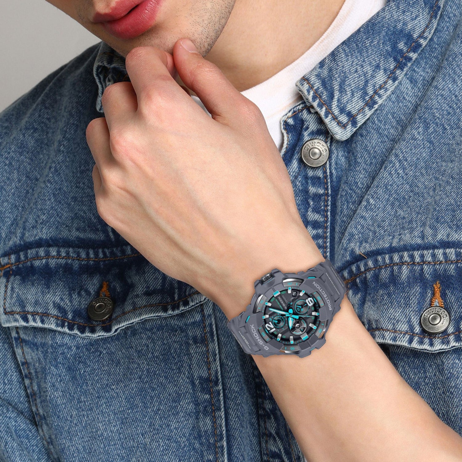 G-Shock Men Quartz Grey Dial Analog-Digital Resin Watch G1570