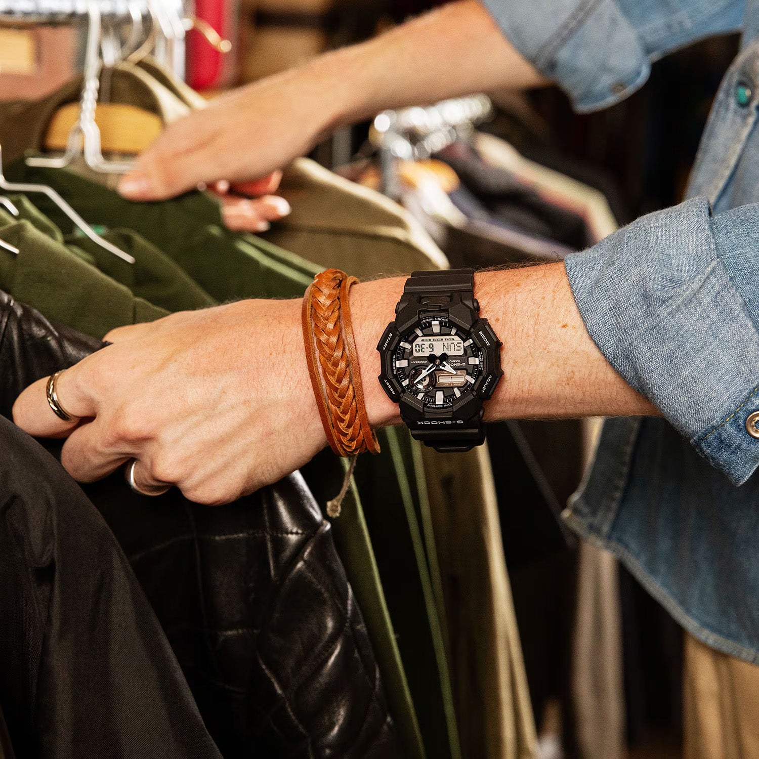 G-Shock Men Quartz Black Dial Analog-Digital Resin Watch G1601