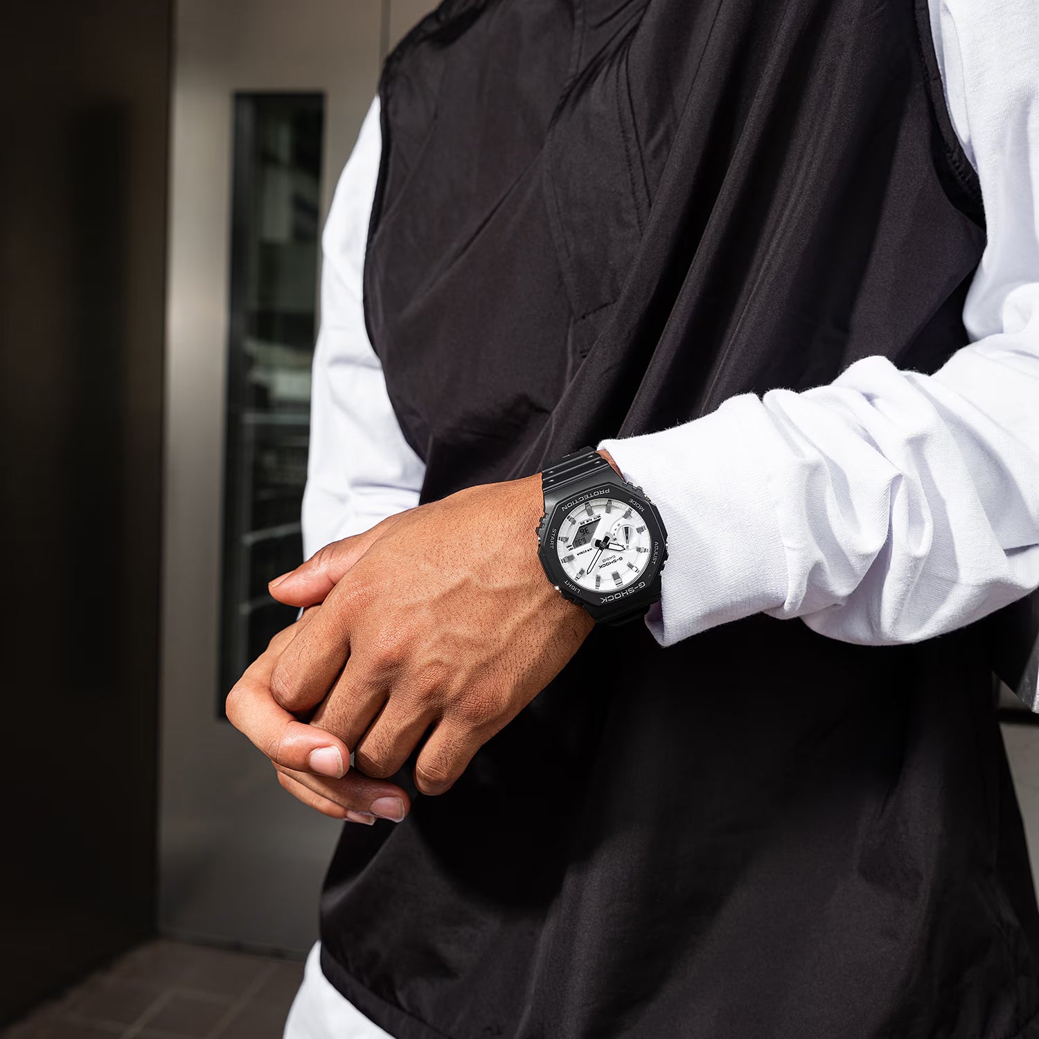 G-Shock Men Quartz White Dial Analog-Digital Resin Watch G1637
