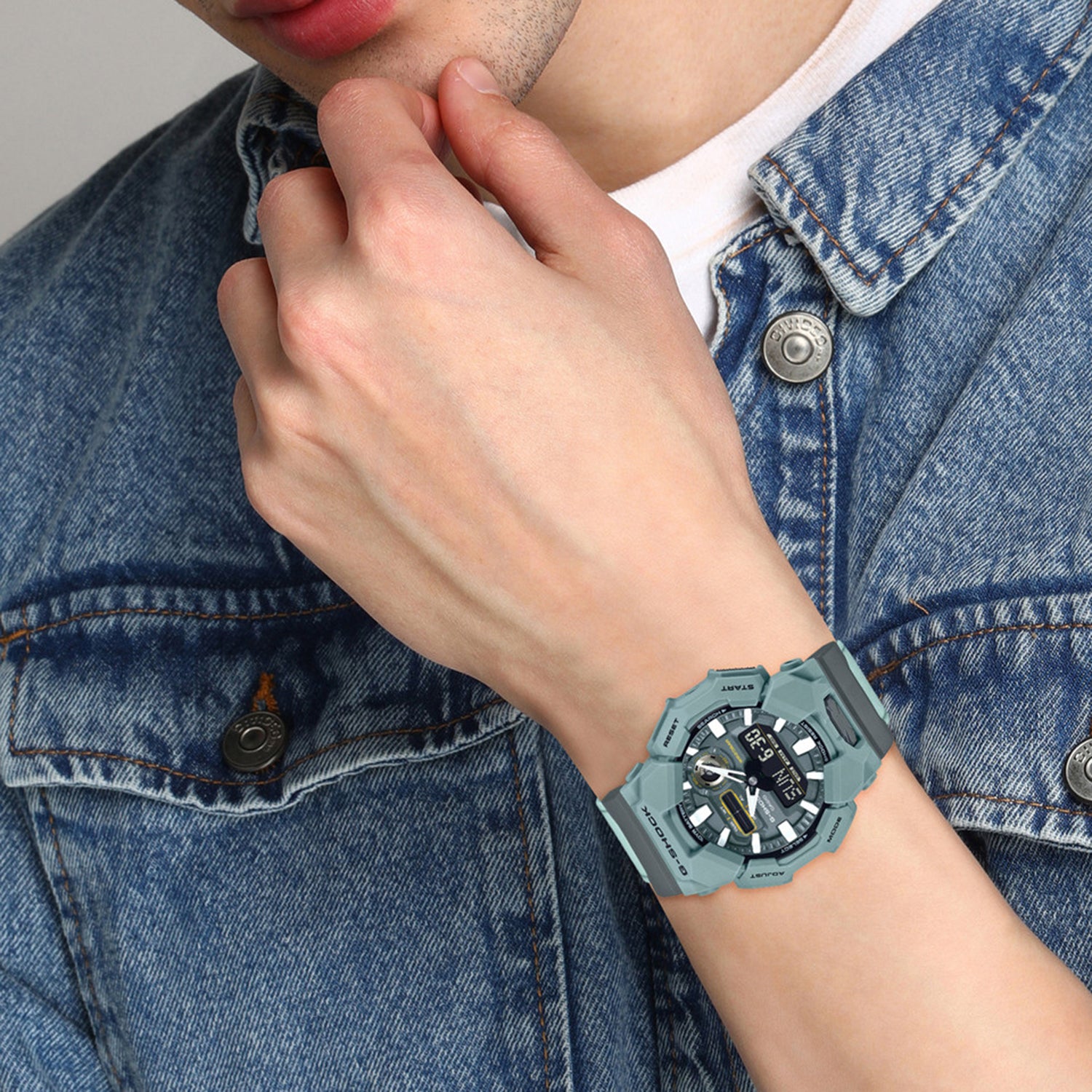 G-Shock Men Quartz Green Dial Analog-Digital Fabric Watch G1673