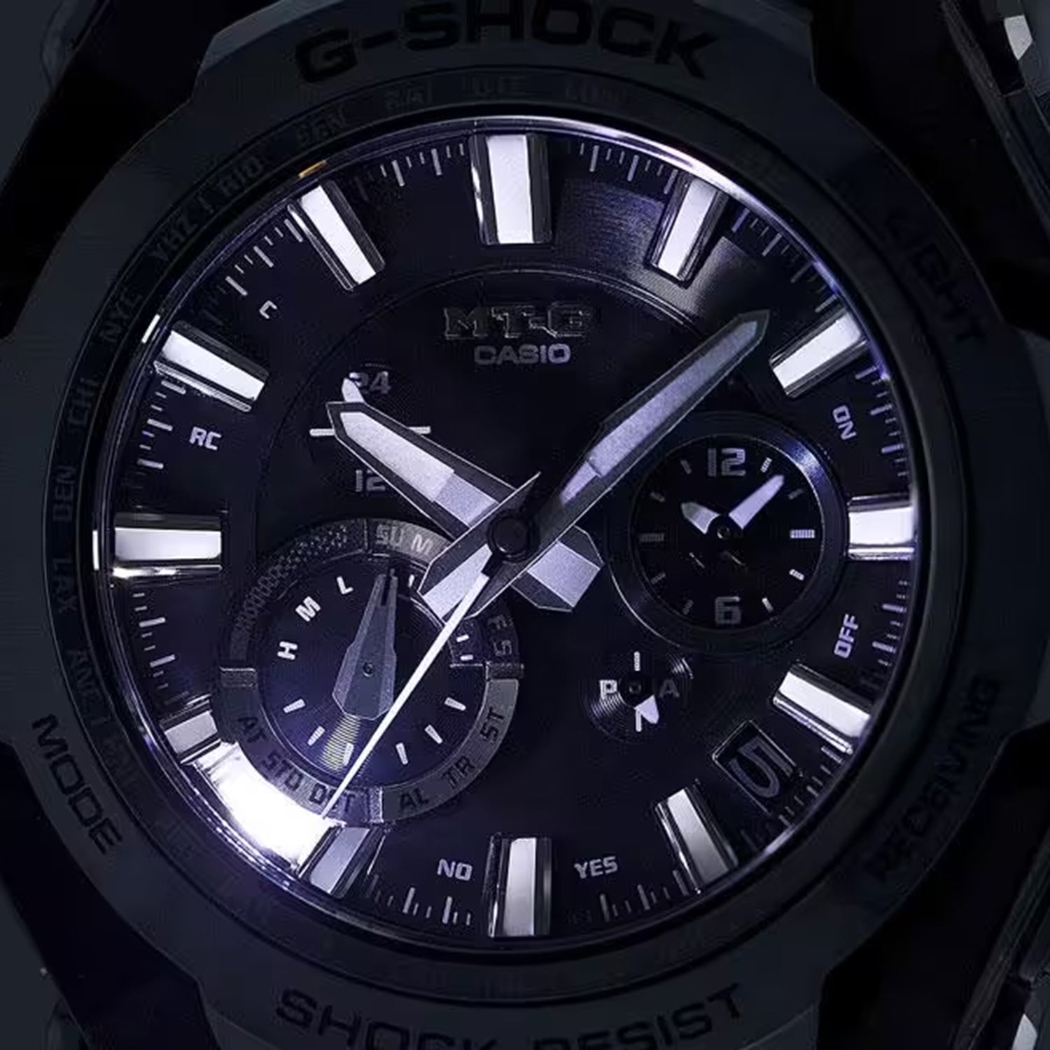 Men Solar Black Dial Analog Resin Watch G1717