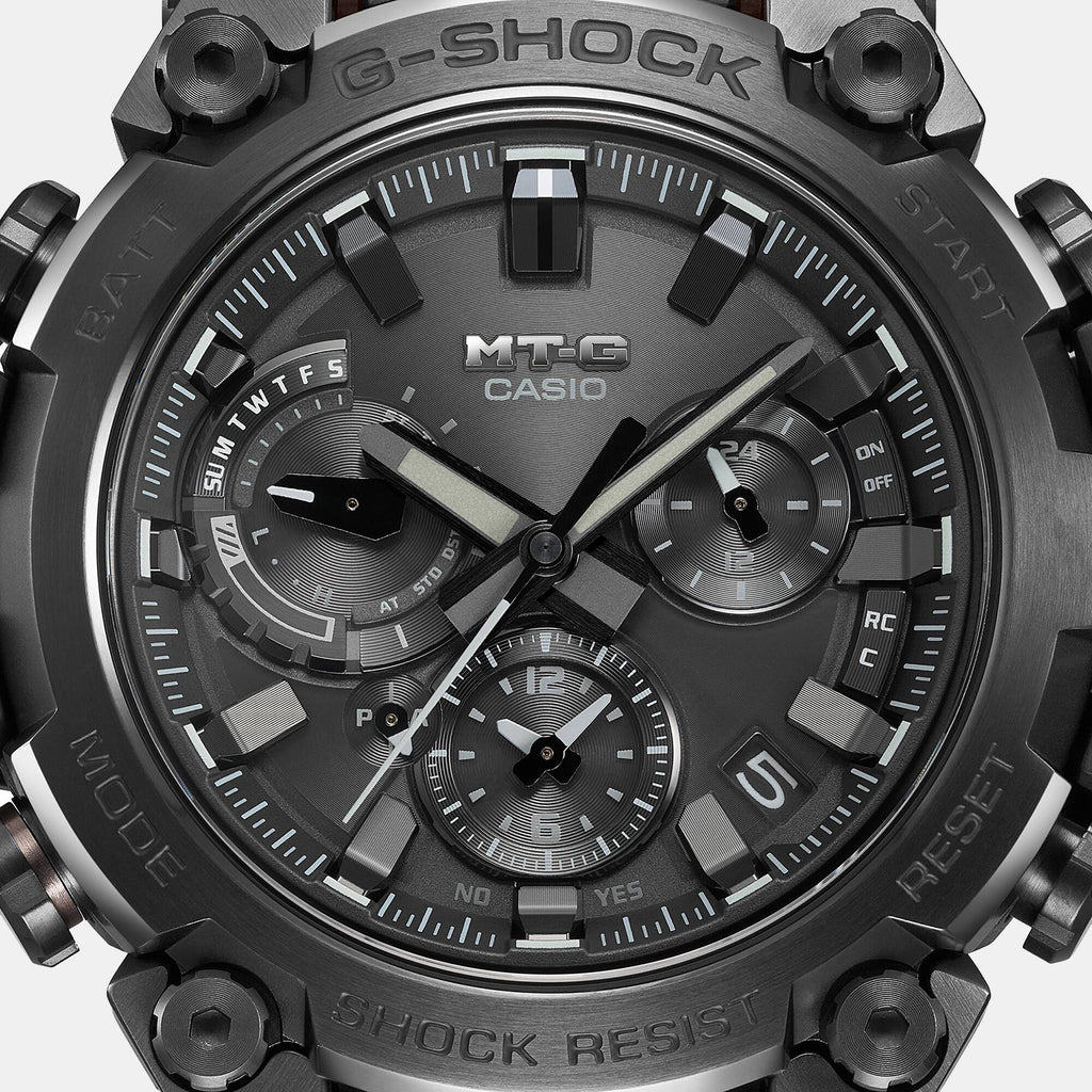 G-Shock Men Quartz Black Dial Analog Resin Watch G1732