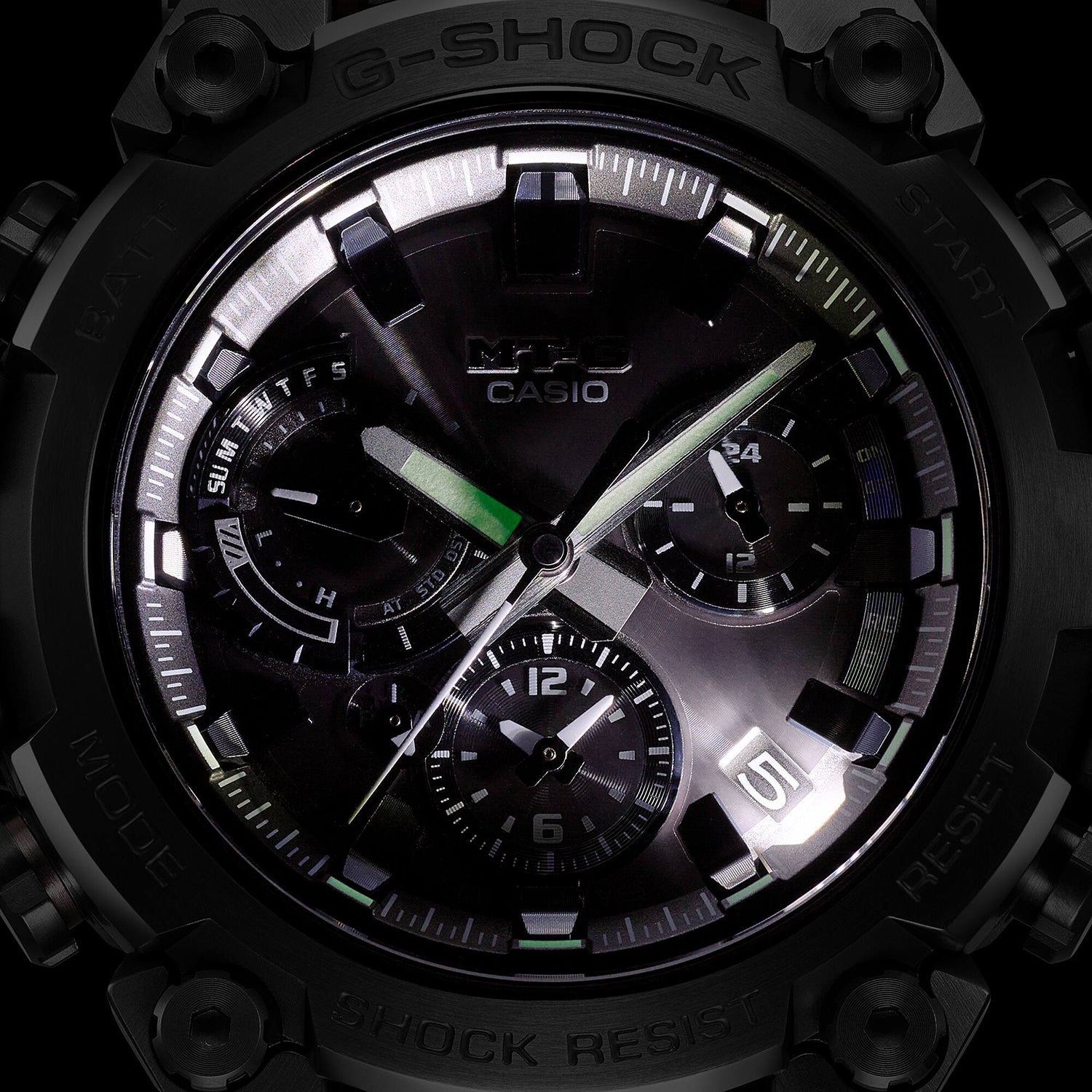 G-Shock Men Quartz Black Dial Analog Resin Watch G1732