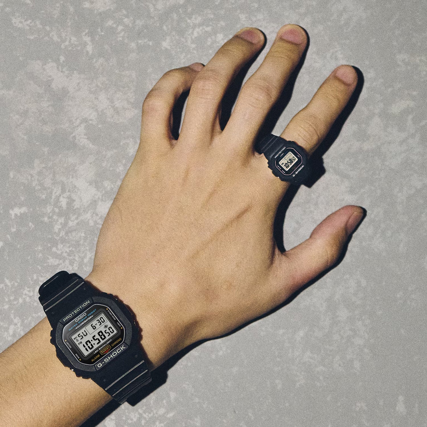 Unisex Quartz Black Dial Digital Resin Watch G1749