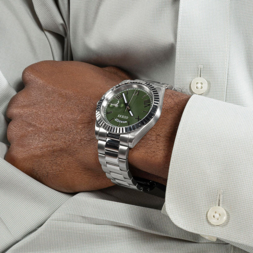 Guess Round Quartz Analog Men watch