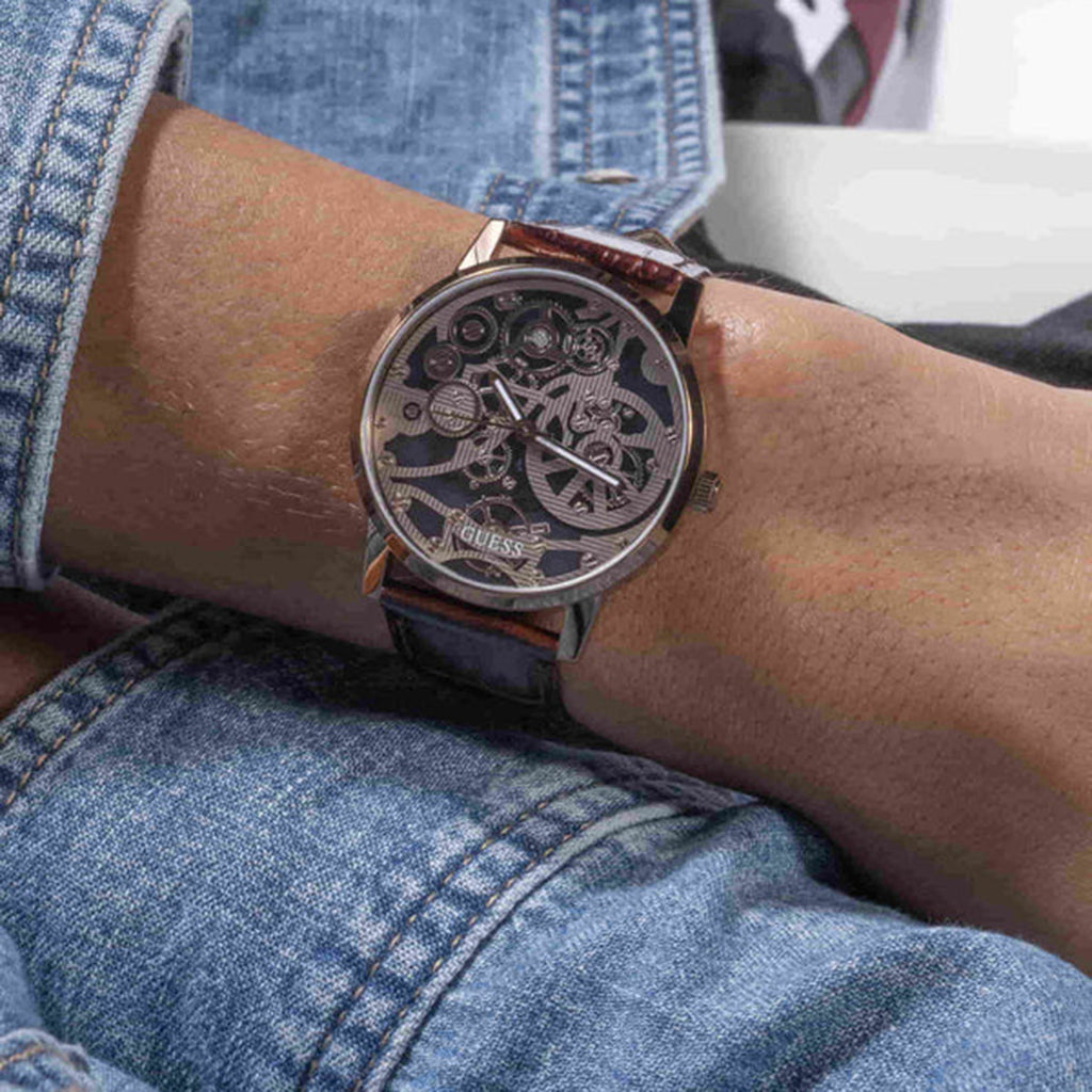 Men Quartz Brown Dial Analog Leather Watch GW0570G2