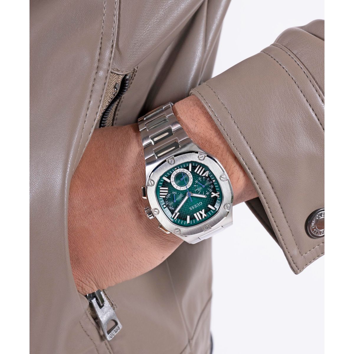 Guess 42 mm Silver Quartz watch