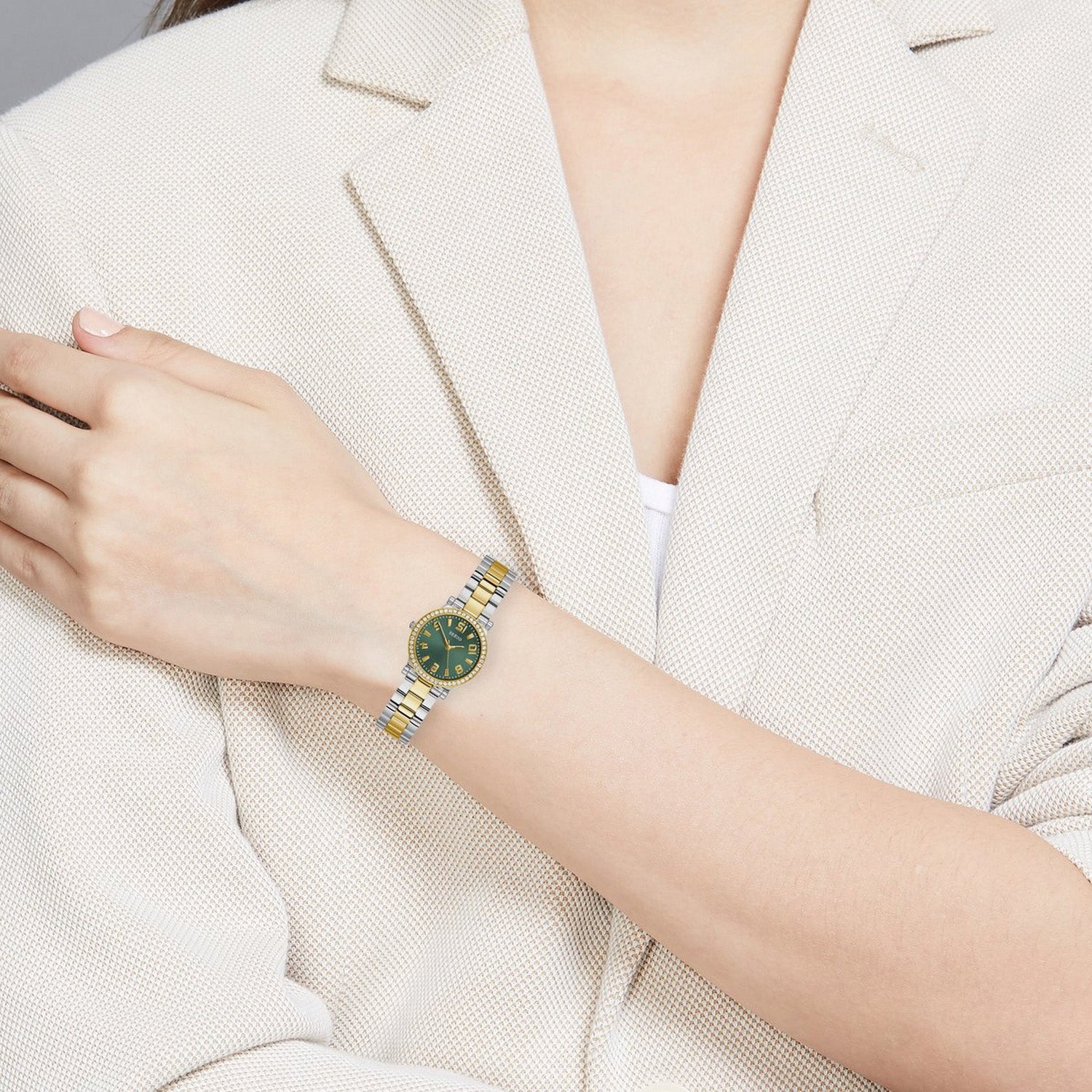 Fawn Women Quartz Green Dial Analog Stainless Steel Watch GW0686L2