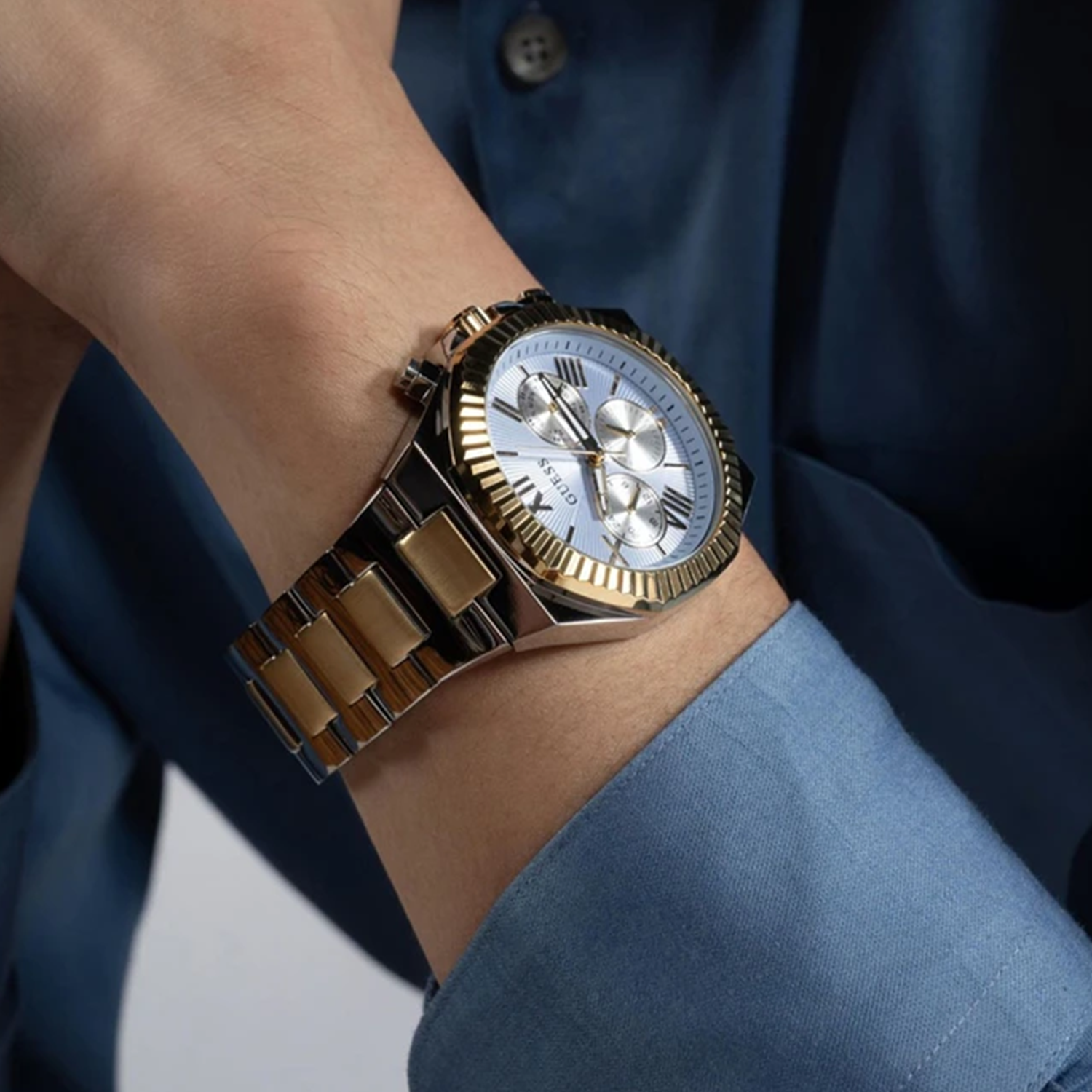 Guess Round Quartz Chronograph Men watch