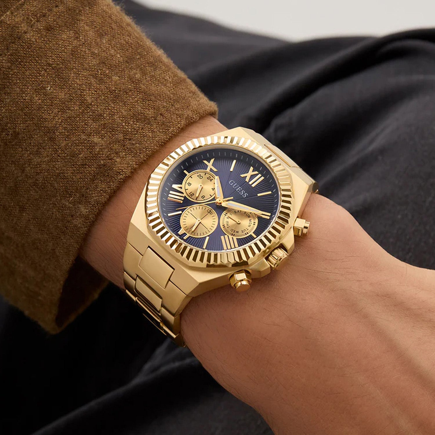 Men Quartz Blue Dial Analog Stainless Steel Watch GW0703G6