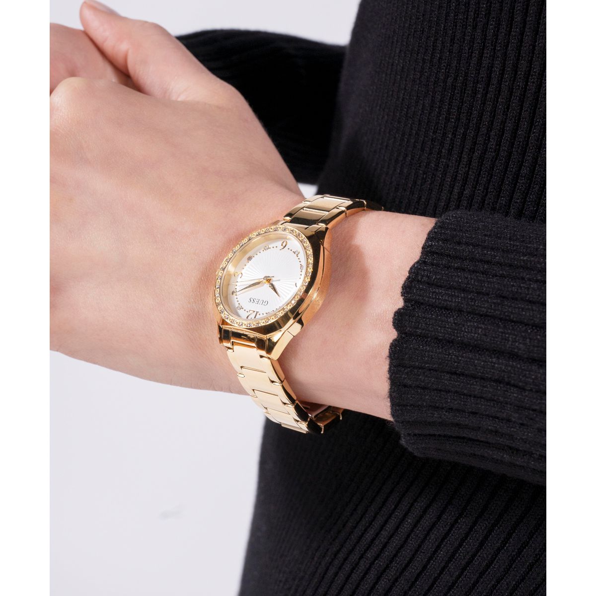 Dress Women Quartz White Dial Analog Stainless Steel Watch GW0767L2