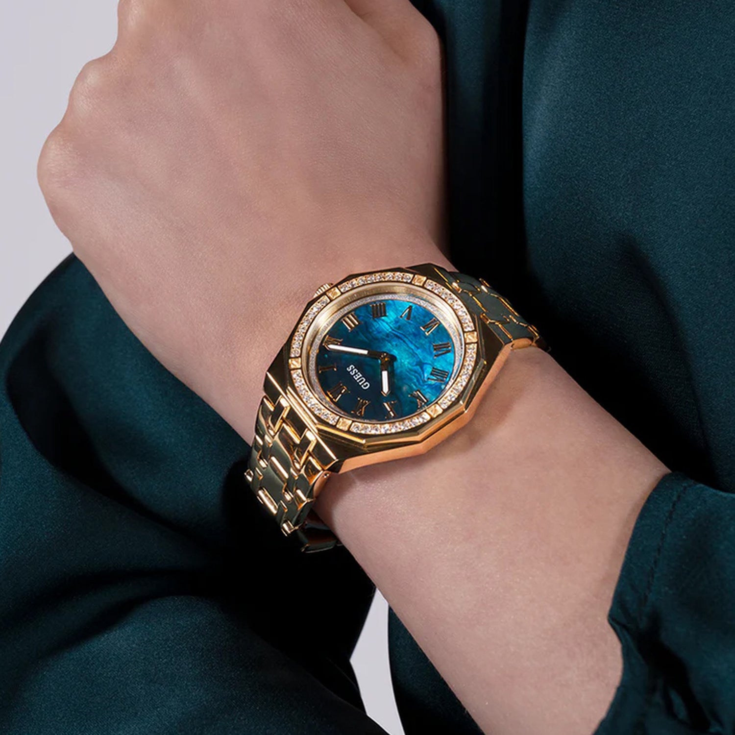 Desire Women Quartz Green Dial Analog Stainless Steel Watch GW0770L2