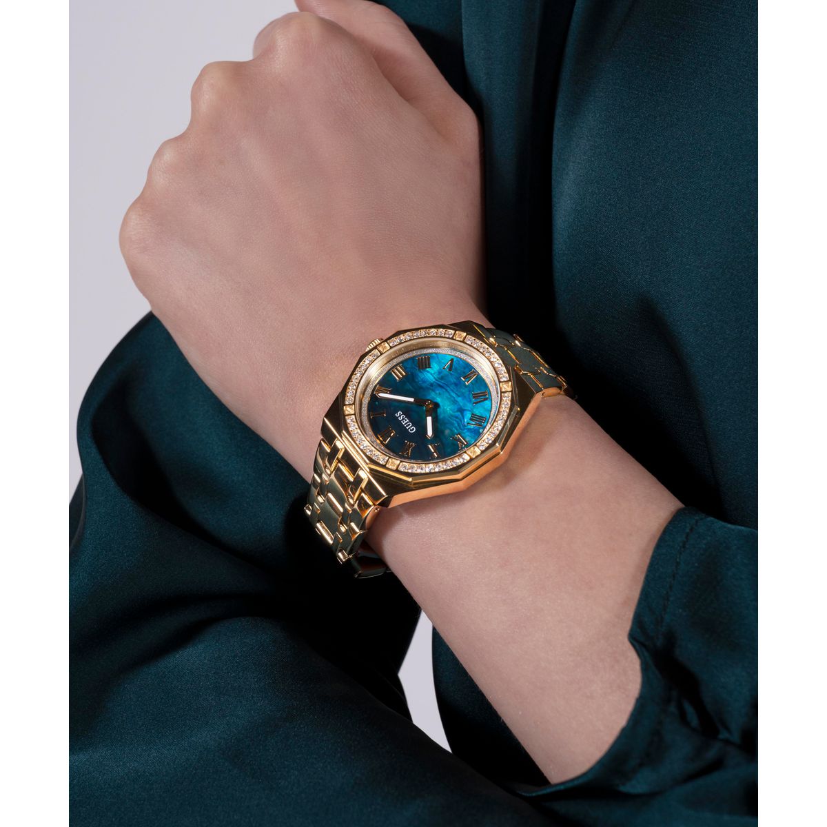 Desire Women Quartz Green Dial Analog Stainless Steel Watch GW0770L2