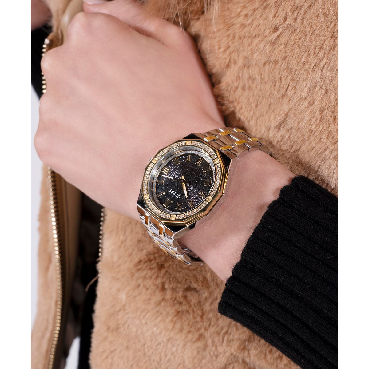 Desire Women Quartz Black Dial Analog Stainless Steel Watch GW0770L4