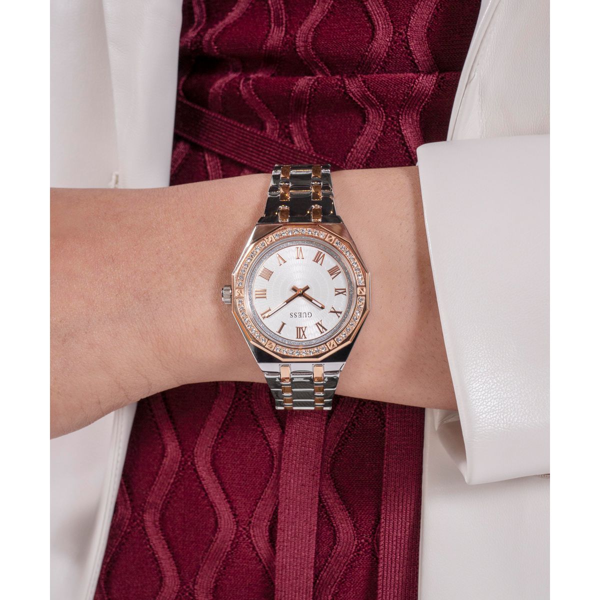 Guess Round Quartz Analog Women watch