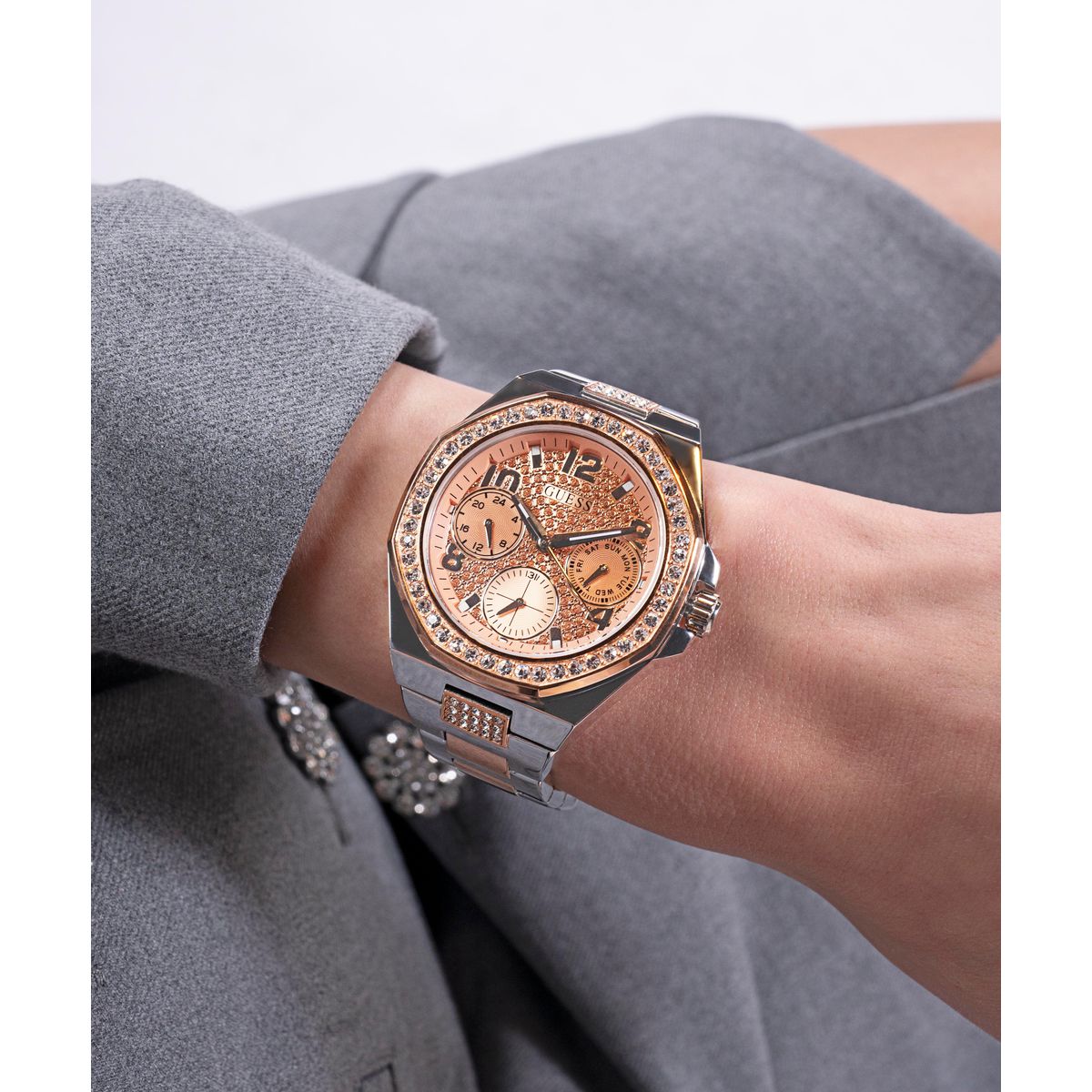 Guess 40 mm Two Tone Quartz watch