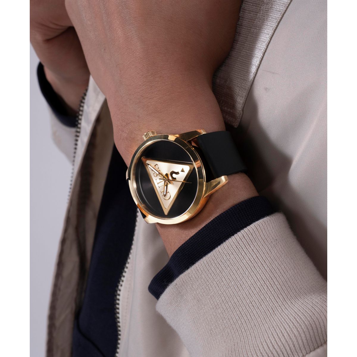 Badge Men Quartz Black Dial Analog Silicone Watch GW0781G4