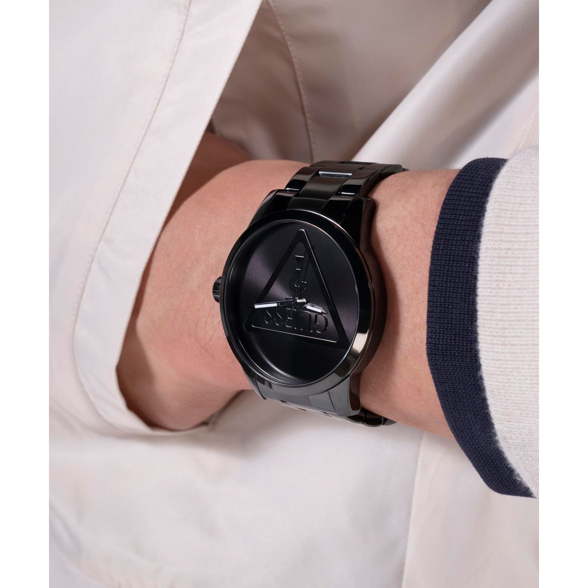 Guess Round Quartz Analog Men watch