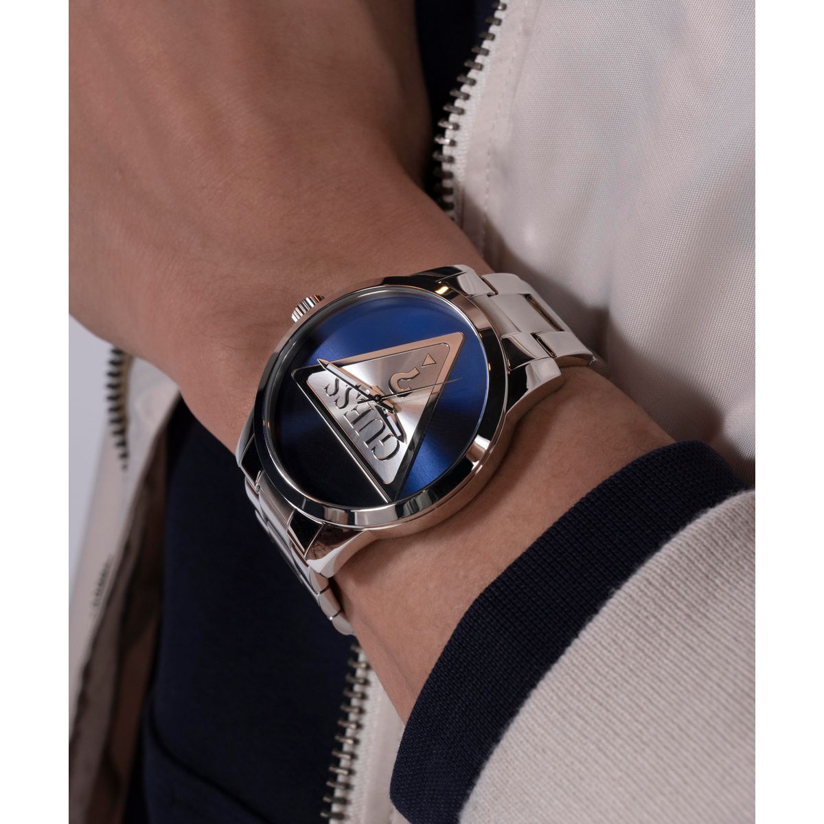 Badge Men Quartz Blue Dial Analog Stainless Steel Watch GW0782G3