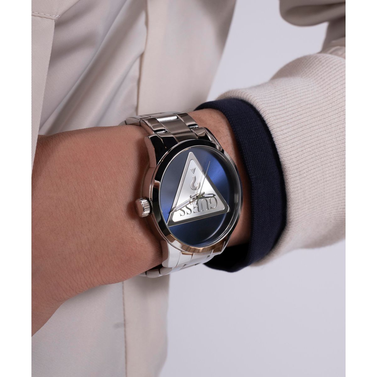 Guess Round Quartz Analog Men watch