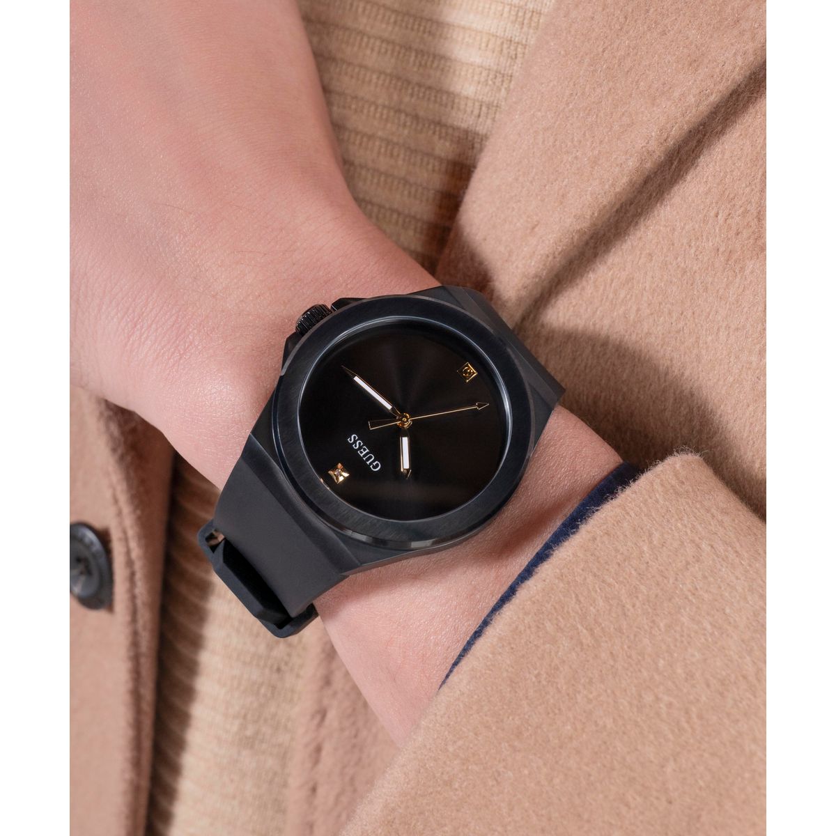 Guess Round Quartz Analog Men watch
