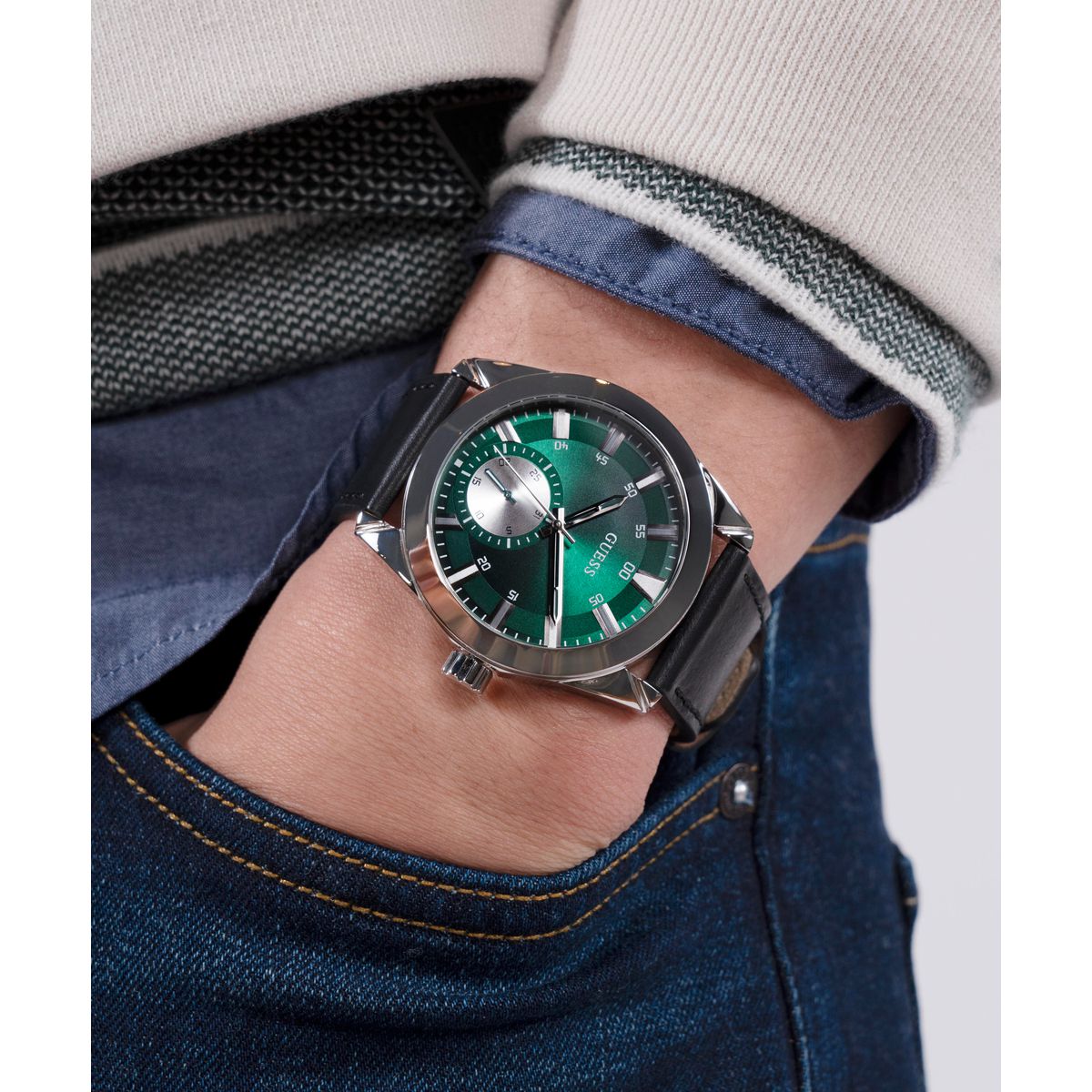 Guess Round Quartz Analog Men watch