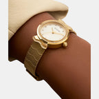 Women Quartz White Dial Analog Mesh Watch GW0866L2