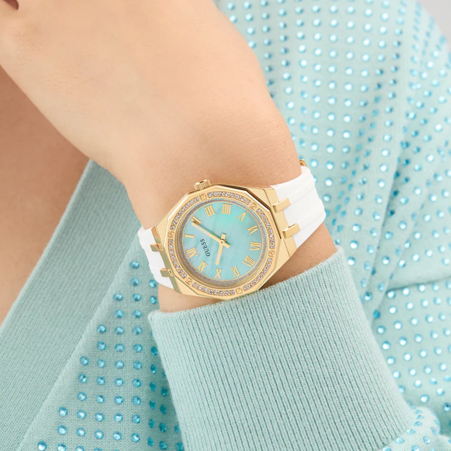 Women Quartz Mother Of Pearl Dial Analog Stainless Steel Watch GW0872L1